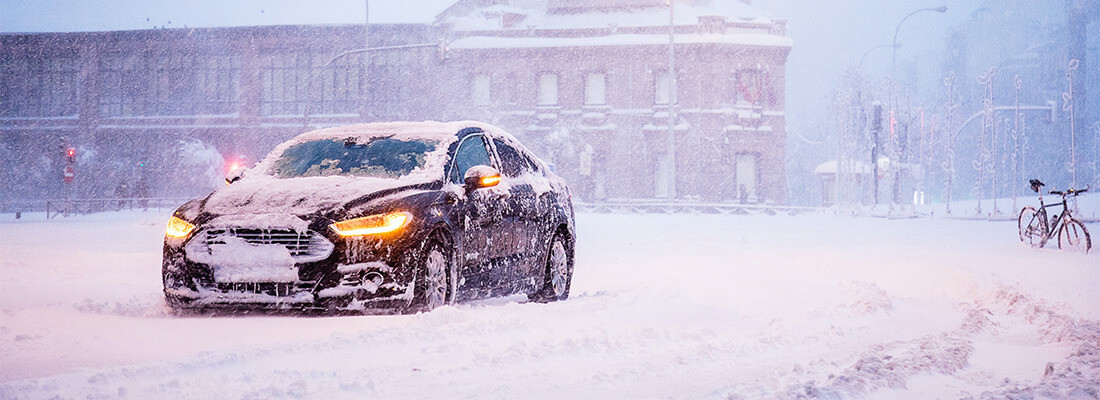 Bezpieczna jazda samochodem zimą – 7 podstawowych zasad