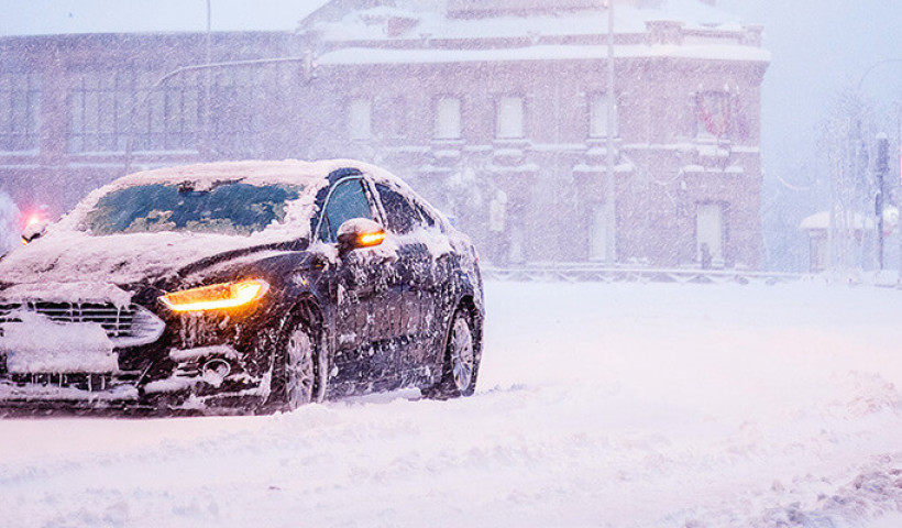 Bezpieczna jazda samochodem zimą – 7 podstawowych zasad