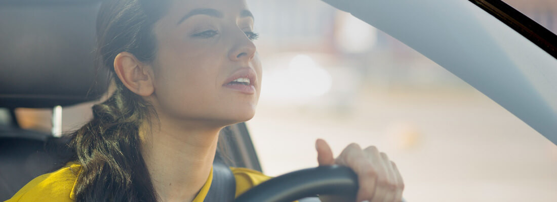 Czy na łuku trzeba włączyć kierunkowskaz?