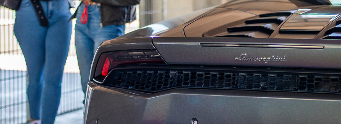Ile trwa przejazd Lamborghini po torze?