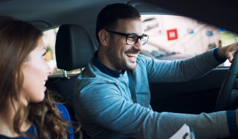 Jazdy doszkalające dla osób z prawem jazdy – kiedy warto?