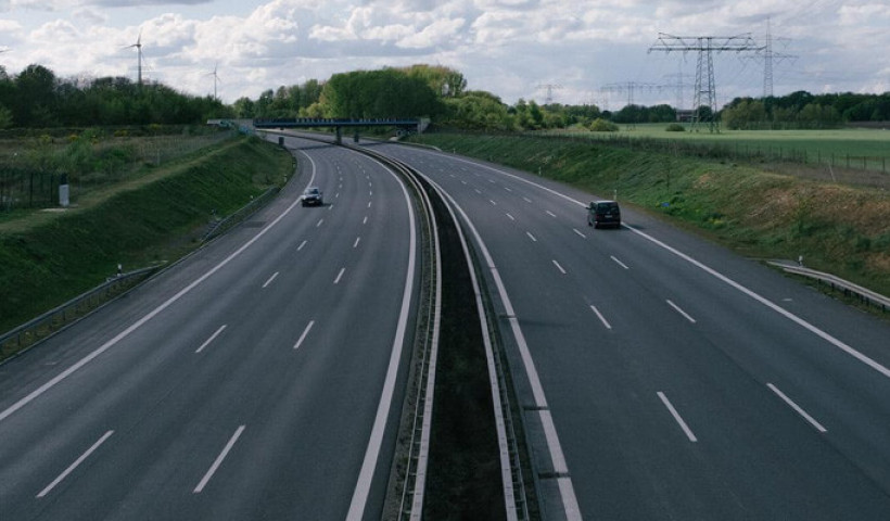 Maksymalna prędkość na autostradzie w Polsce – jaka jest?