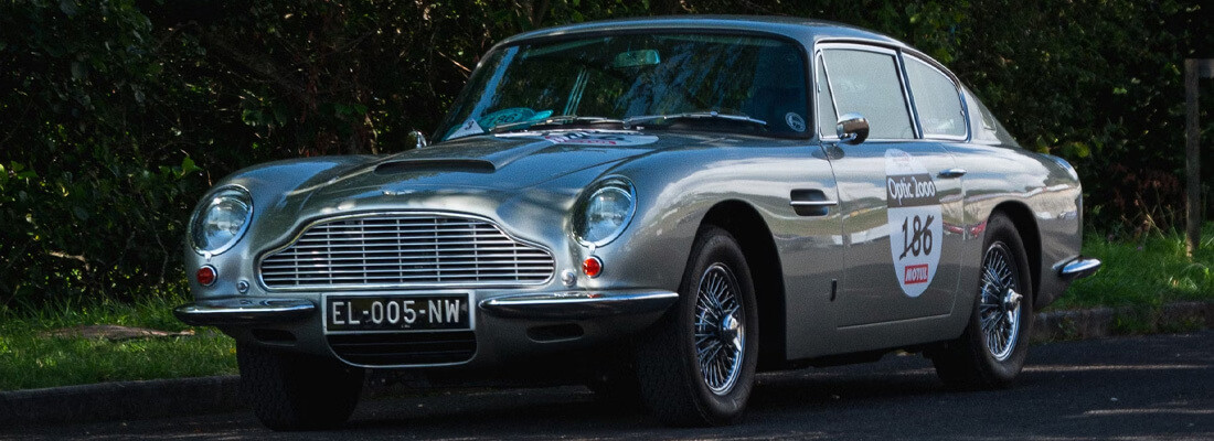 Aston Martin DB5 samochód retro