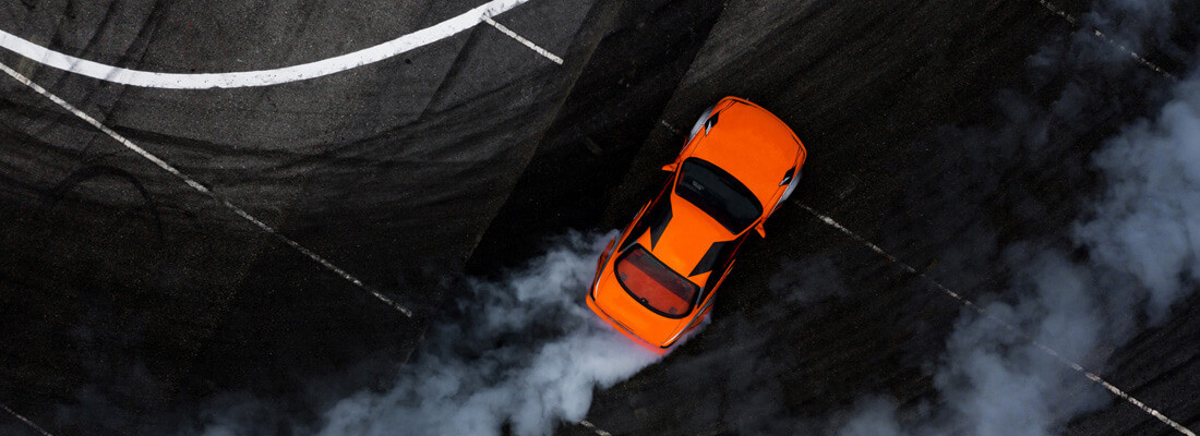 Understeer vs oversteer – co to znaczy i jaka jest różnica?