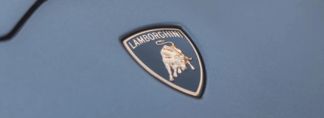 Logo sportowego samochodu Lamborghini