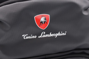 Czerwone logo lamborghini