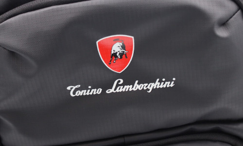 Czerwone logo lamborghini