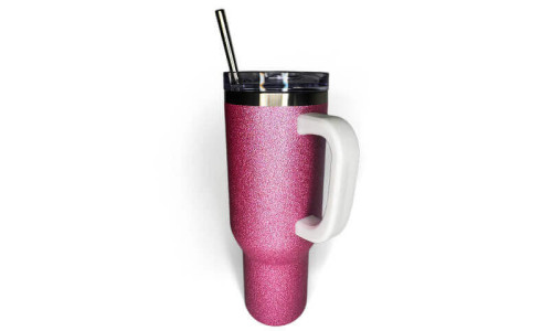 Różowy termiczny kubek