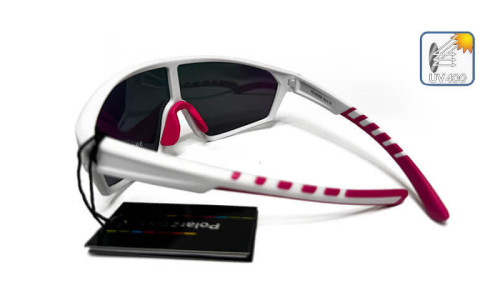 Białe okulary sportowe