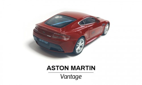 Samochodzik Aston Martin tył