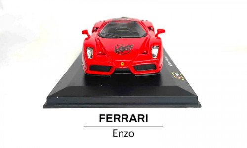 Przód modeliku Ferrari Enzo