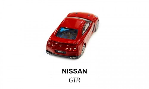 Nissan GTR modelik samochodu z tyłu
