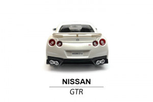 Model Nissan GTR w skali 1 do 24