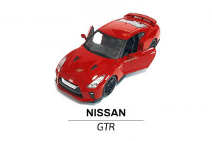 Nissan GTR modelik 1:24 przód
