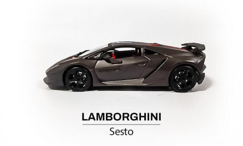 Lamborghini Sesto Elemento z boku