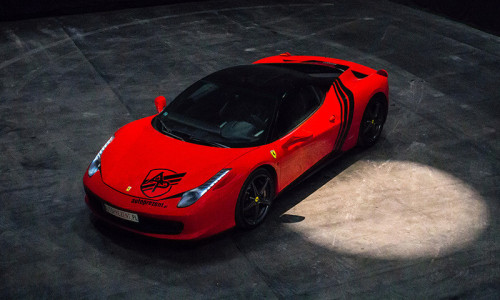 Ferrari 458 italia w kolorze czerwonym