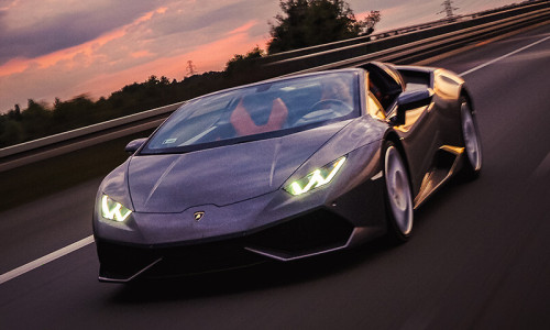 Lamborghini Huracan na autostradzie