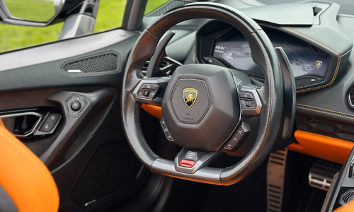 Sportowa kierownica Lamborghini Huracan