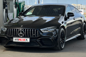 Mercedes AMG GT 63s 4door na stacji benzynowej