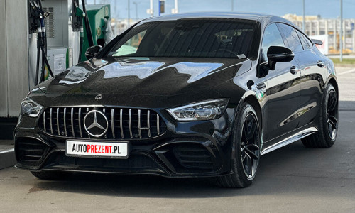 Mercedes AMG GT 63s 4door na stacji benzynowej