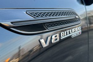 Oznaczenie V8 biturbo na Mercedesie AMG GT 63s 4door