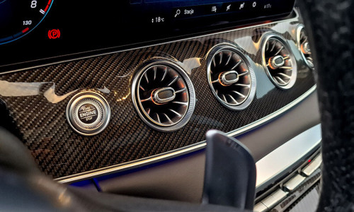 Kratki nawiewu w Mercedesie AMG GT 63s