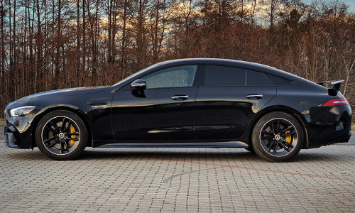 Mercedes AMG GT 63s 4door w kolorze czarnym