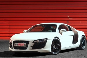 Jazda audi R8 ulicami miast