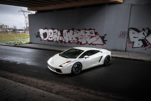 Jazda Lamborghini Gallardo ulicami miast