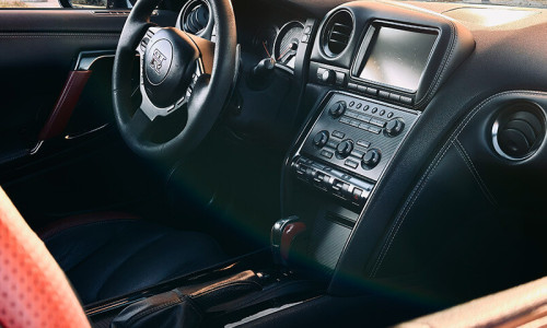 Wnętrze Nissana GTR