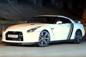 Spełnij marzenia o jeździe Nissanem GTR