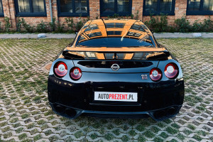 Tył sportowego Nissana GTR