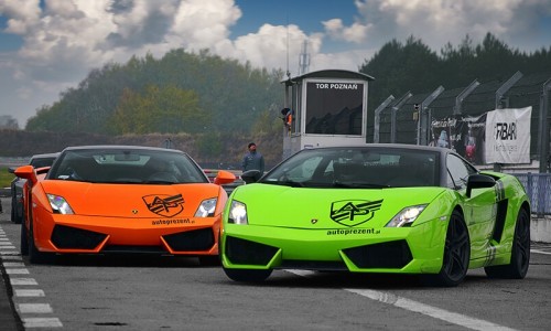 Pomarańczowe i zielone Lamborghini