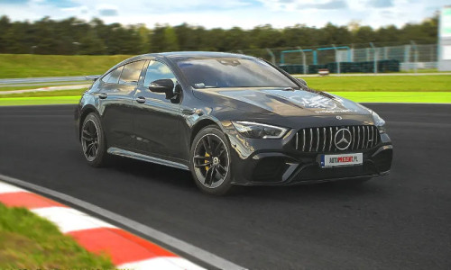 Mercedes AMG GT63s na torze