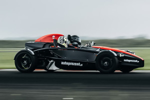 Ultra lekki bolid Ariel Atom