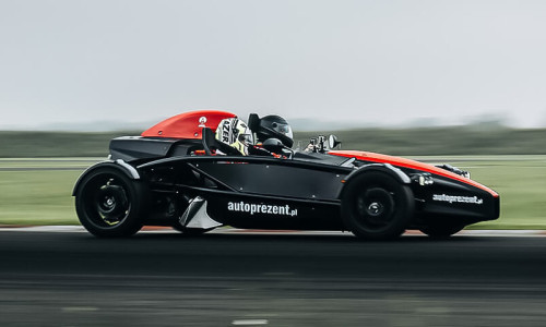 Ultra lekki bolid Ariel Atom