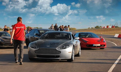 Aston Martin Vantage na evencie