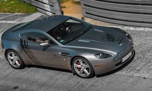 Aston Martin Vantage z góry