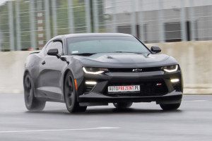 Czarne Camaro SS na torze Silesia Ring