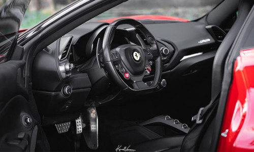 Wnętrze Ferrari 488 gtb