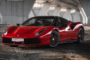 Ferrari 488 GTB po mostem