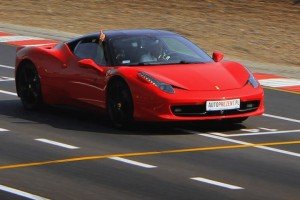 Ferrari 458 italia w akcji na torze
