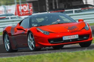 Ferrari 458 italia w akcji na torze Poznań