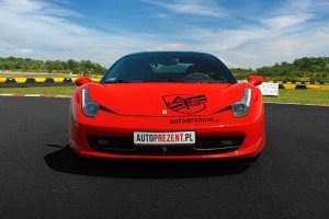 Przód samochodu Ferrari 458 italia