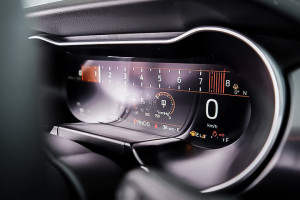 Zegary Forda Mustanga Mach1 V8