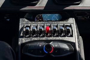 Lamborghini Huracan kokpit samochodu