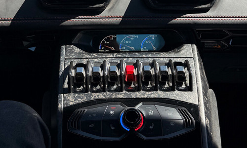 Lamborghini Huracan kokpit samochodu