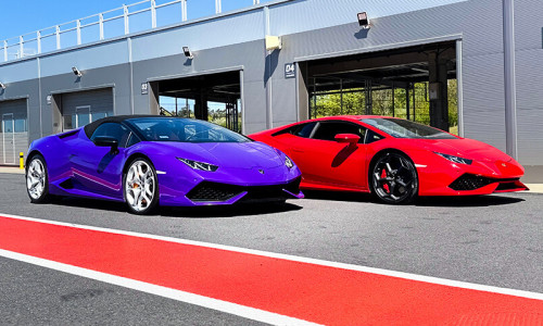 Dwa Lamborghini Huracan na torze