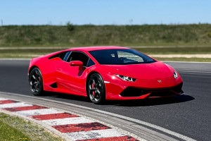 Lamborghini Huracan czerwony na torze