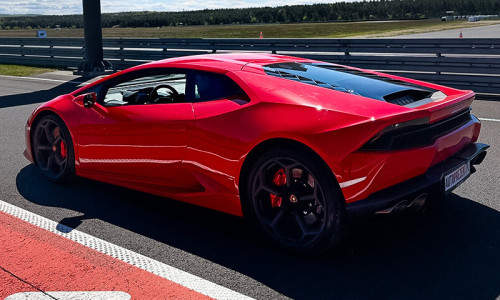 Lamborghini Huracan od autoprezent na torze